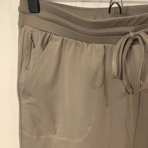 Rachel Zoe gray/beige jogger buttery soft with drawstrings and pockets
